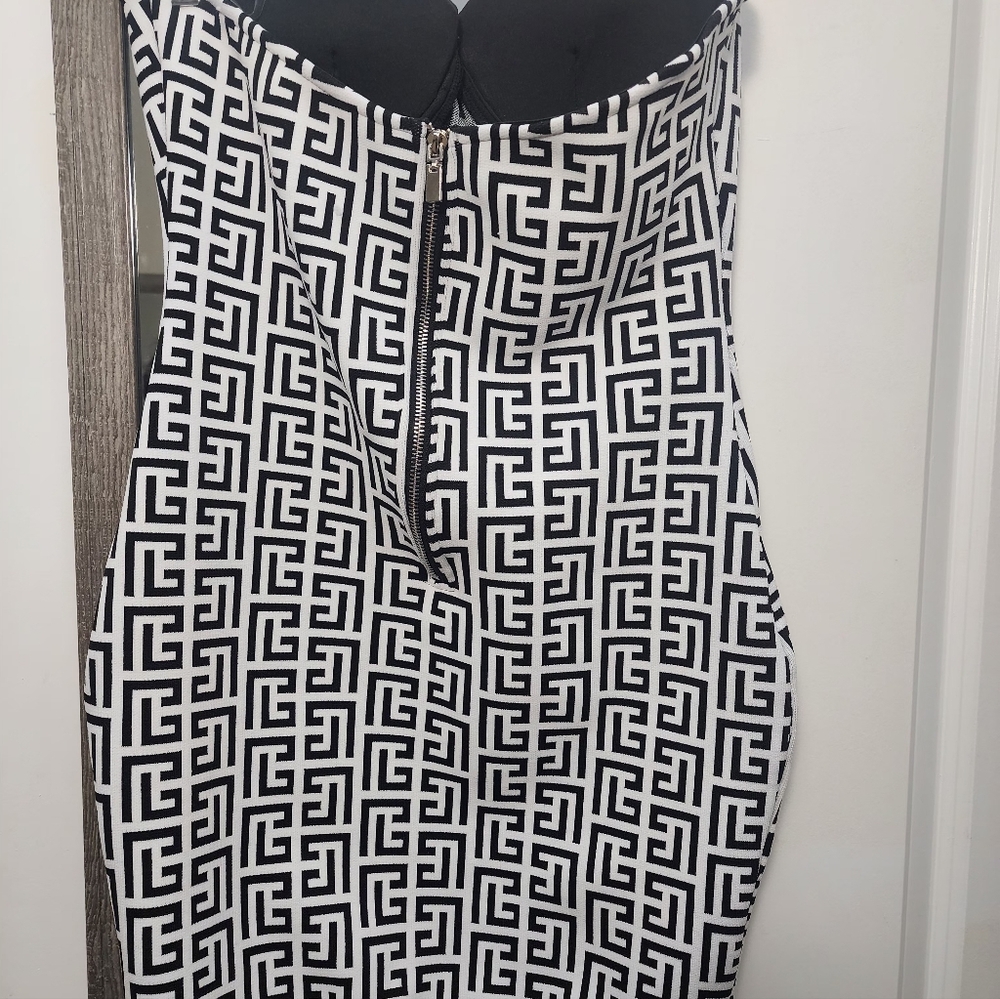 Black and White Geometric Patterned Jacket And Matching Midi Dress - Picture 5 of 6